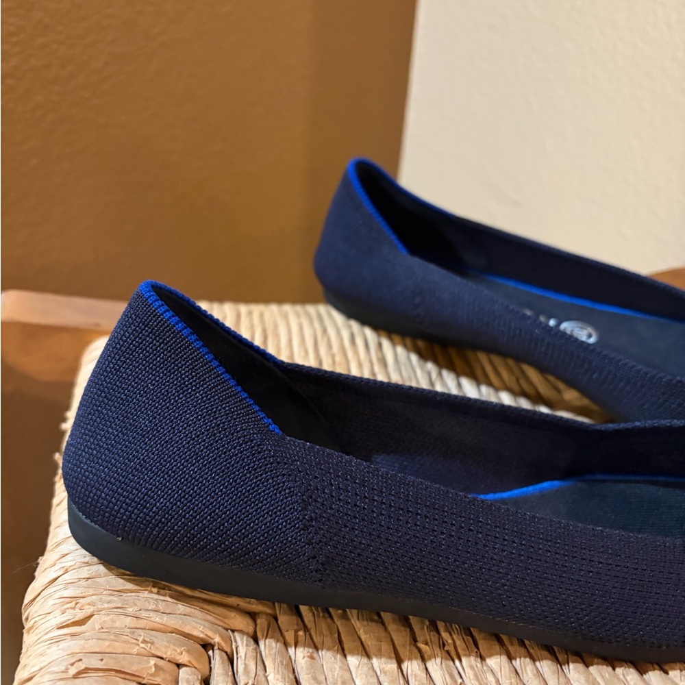 Rothy’s “the point” navy blue flats size 9W - Picture 2 of 8